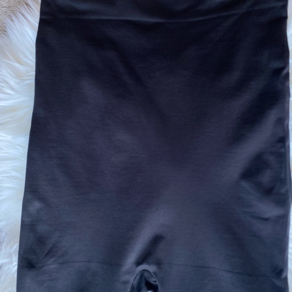 Belly Bandit Maternity Leggings - Picture 2 of 3